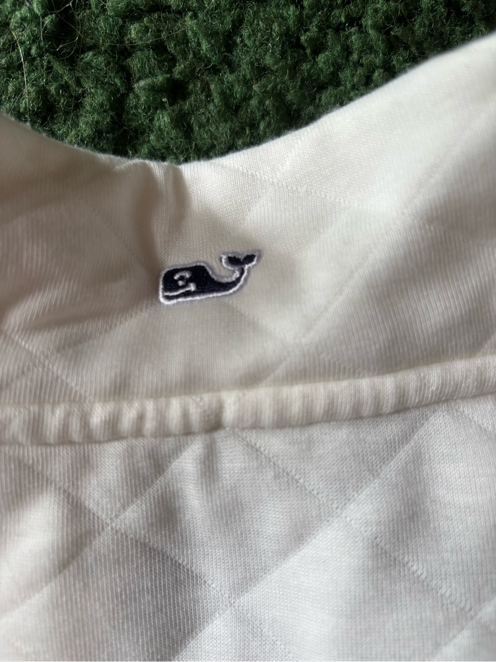Vineyard Vines White Quilted Pullover with Blue Logo - Picture 4 of 4